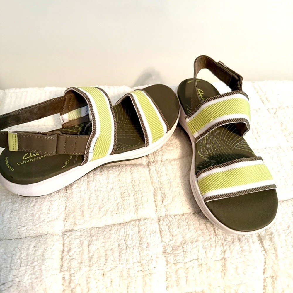 NWOT Cloudstepper Clarks Womens Stretch 8.5 Sandal Minimalist Outdoors Beach - Picture 3 of 9